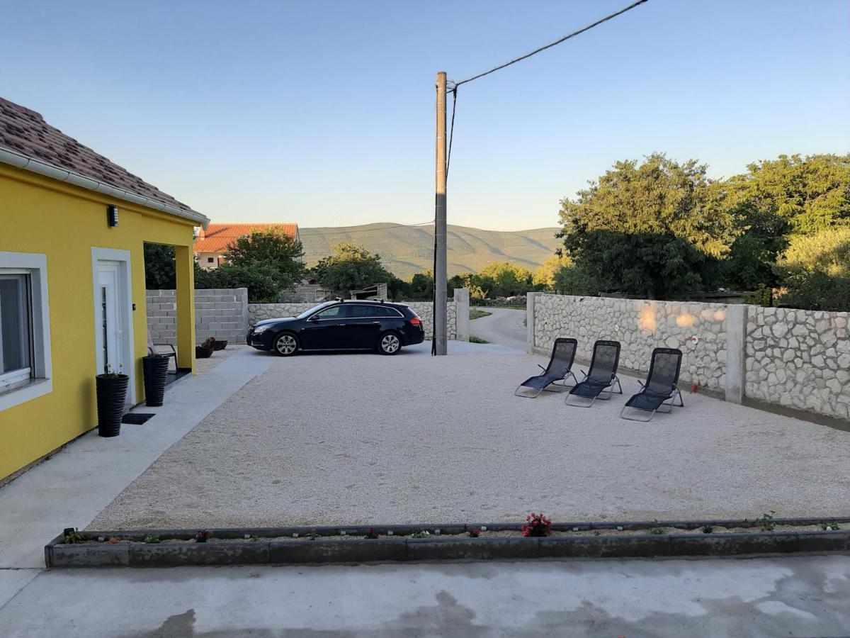 Ferienhaus Karlo Pridraga Exterior foto