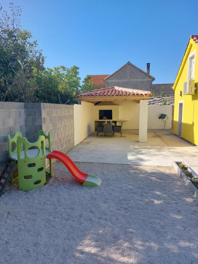 Ferienhaus Karlo Pridraga Exterior foto