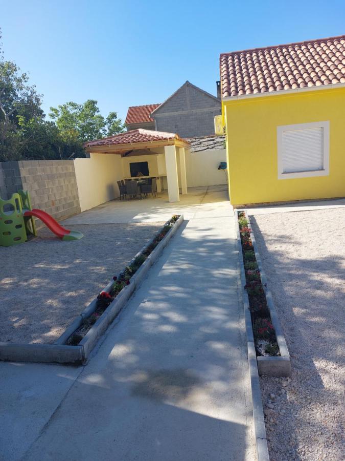 Ferienhaus Karlo Pridraga Exterior foto